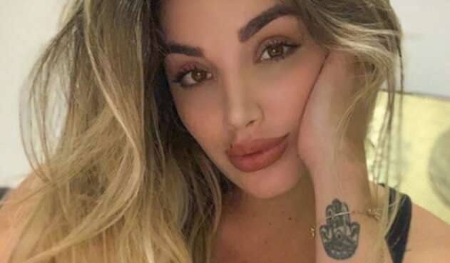 La presentadora compartió una foto que tuvo una peculiar reacción del hermano de su pareja.