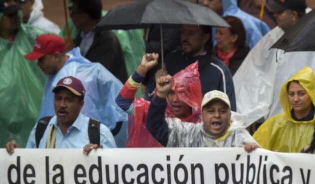 Marcha de maestros en Colombia