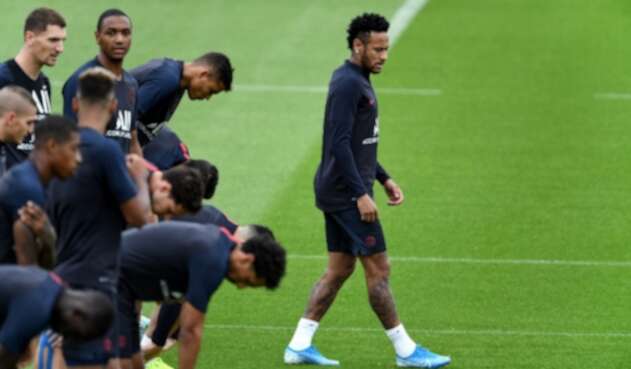 Neymar en un entrenamiento con el PSG Neymar en un entrenamiento con el PSG