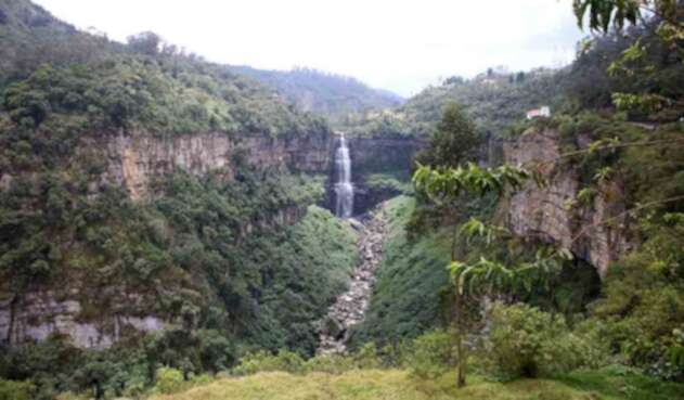 Salto de Tequendama / rio / medio ambiente / naturaleza