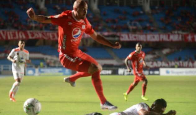 América América