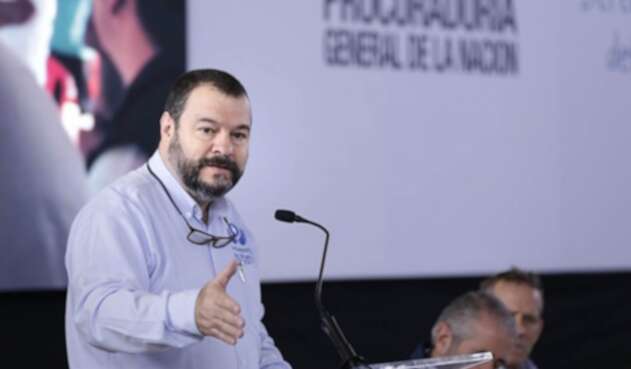 Carlos Negret, defensor del Pueblo. Carlos Negret, defensor del Pueblo.