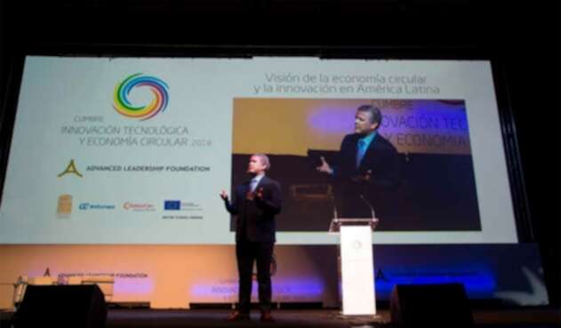 El presidente Iván Duque hablando de economía naranja El presidente Iván Duque hablando de economía naranja