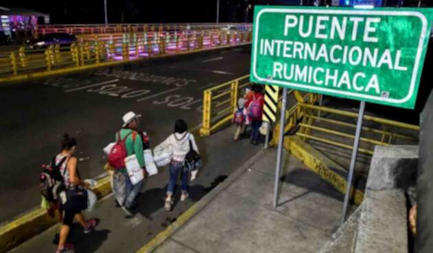 Puente internacional de Rumichaca. Puente internacional de Rumichaca.