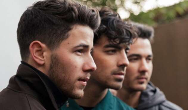 La banda estrenó el video musical de 'Only Human'.