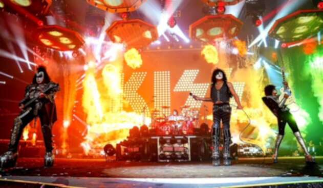 La banda de rock Kiss, en vivo