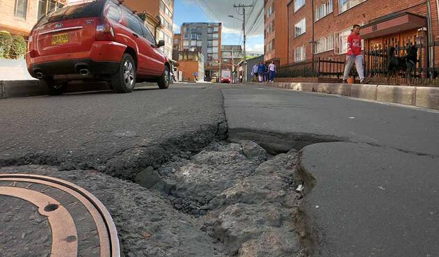 Fuertes trancones produce este agujero víal según vecinos de este barrio