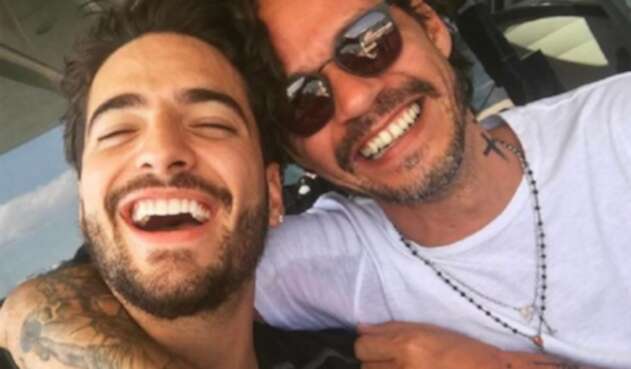 Los cantantes Maluma y Marc Antony Maluma posa junto a Marc Antony