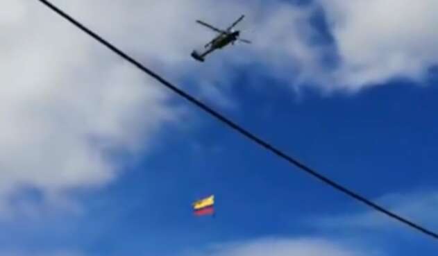 Revista aérea en Medellín terminó en accidente; dos suboficiales de la FAC murieron Revista aérea en Medellín terminó en accidente; dos suboficiales de la FAC murieron