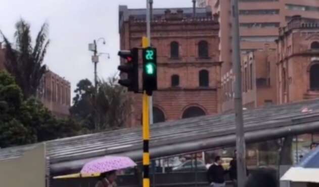 Bogotá ahora tendrá semáforos peatonales con contador.
