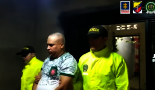 Alias 'el Chavo', cabecilla del 'Clan del Golfo', se fugo de un reclusorio de Medellín. Alias 'el Chavo', cabecilla del 'Clan del Golfo', se fugo de un reclusorio de Medellín
