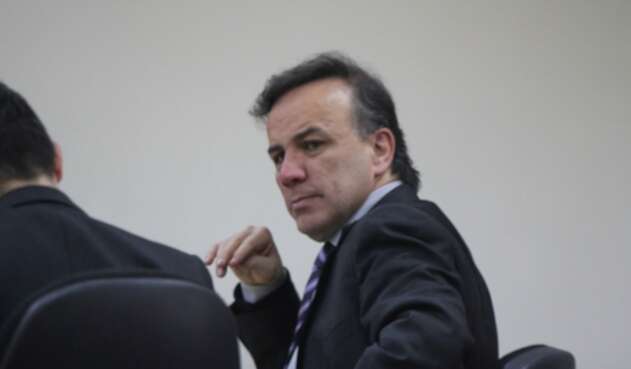 ÁLVARO DÁVILA