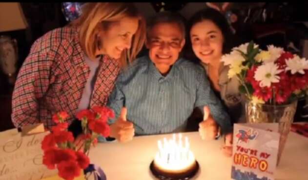 José José, esposa e hija