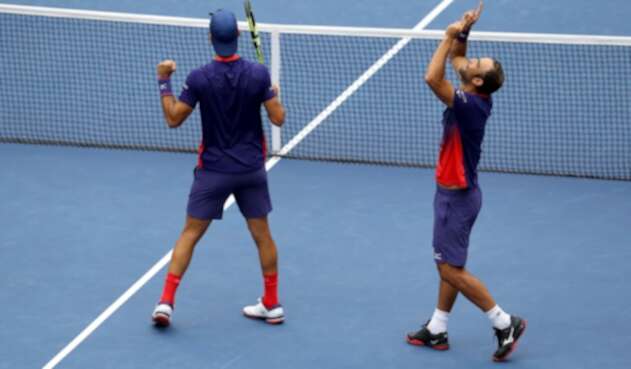 Robert Farah y Juan Sebastián Cabal, en acción ante el argentino Horacio Zeballos y el español Marcel Granollers, durante la final del US Open, en la ciudad de Nueva York Robert Farah y Juan Sebastián Cabal, en acción ante el argentino Horacio Zeballos y el español Marcel Granollers, durante la final del US Open, en la ciudad de Nueva York