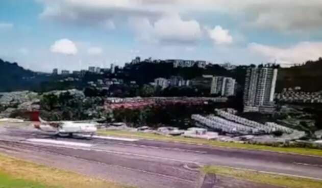 El aterrizaje de un avión en Manizales El aterrizaje de un avión en Manizales