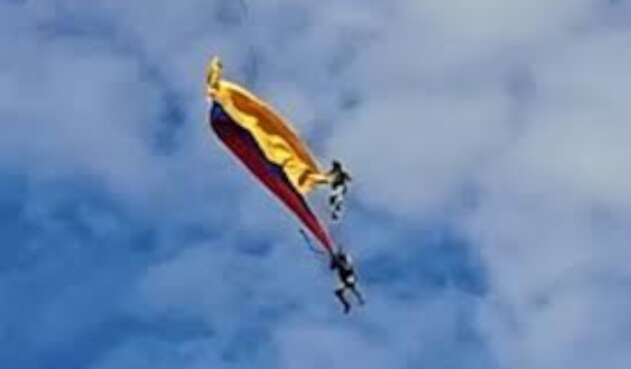 Momento de la maniobra durante la Feria de las Flores en 2019.