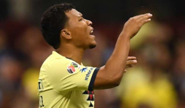 Roger Martinez Roger Martinez, delantero del América de México