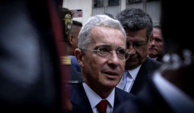 El senador Álvaro Uribe Vélez. El senador Álvaro Uribe Vélez.