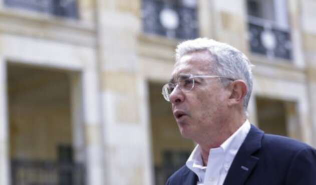 Álvaro Uribe Vélez Álvaro Uribe Vélez