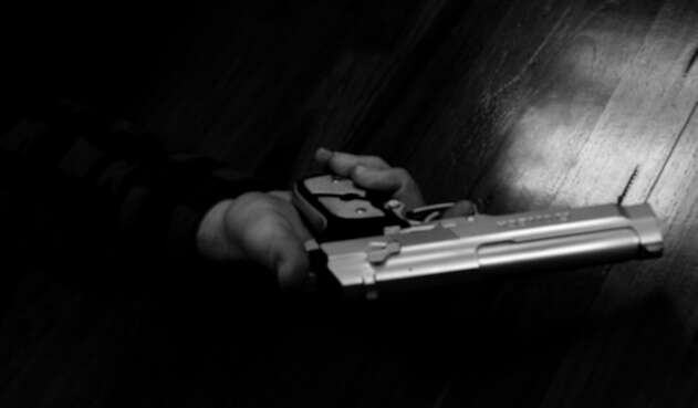 El hombre asesinó a su esposa de un disparo El hombre asesinó a su esposa de un disparo