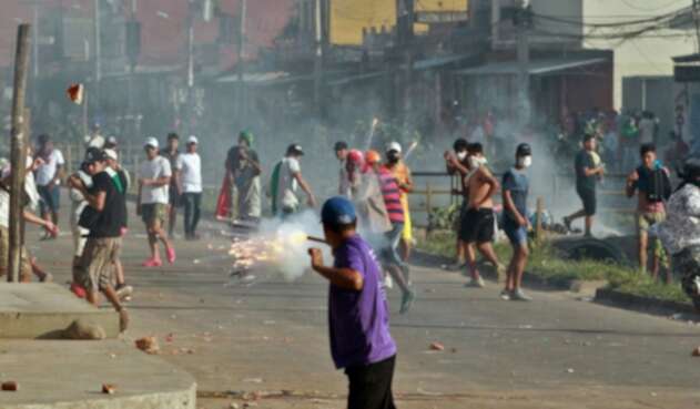 Protestas en Bolivia tras la reelección de Evo Morales. Protestas en Bolivia tras la reelección de Evo Morales.