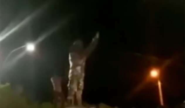 La estatua de Hugo Chávez derribada en Riberalta, departamento Beni, en Bolivia
