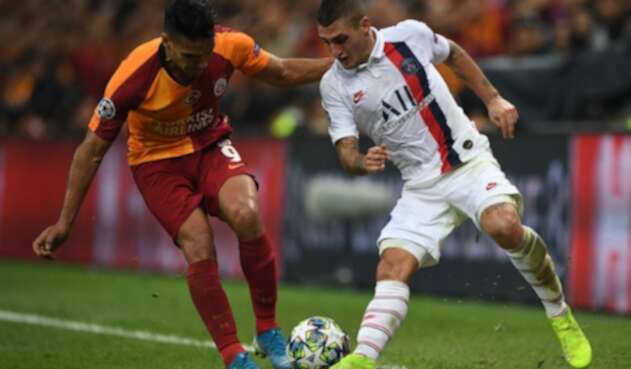 Falcao juega con el Galatasaray Falcao jugando en la liga de Turquía