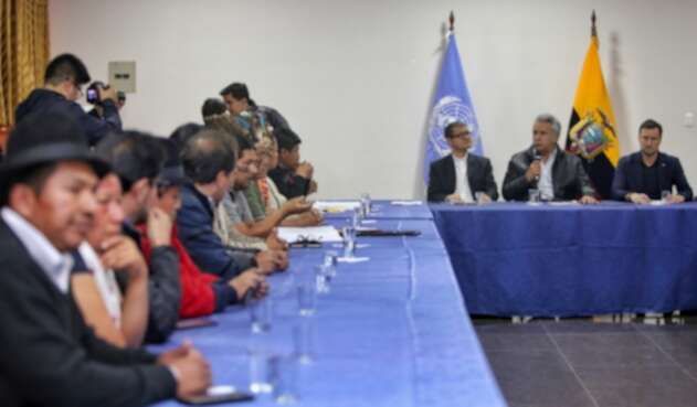 Reunión Gobierno e indígenas de Ecuador