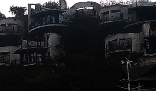 Hospedaje consumido por voraz incendio
