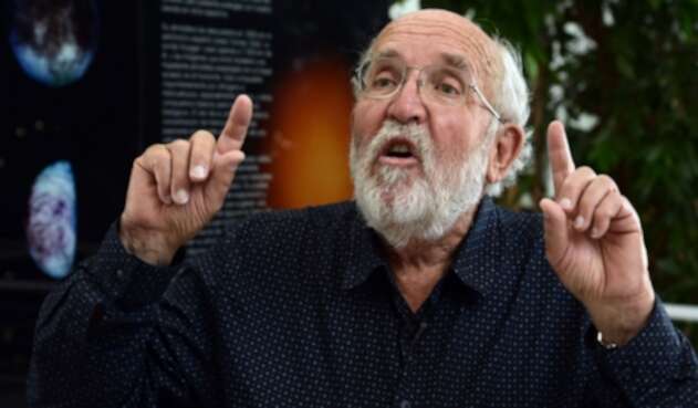 Nobel de Física dice que Dios no cabe en el universo