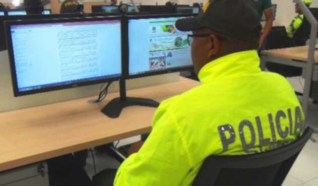 Policía