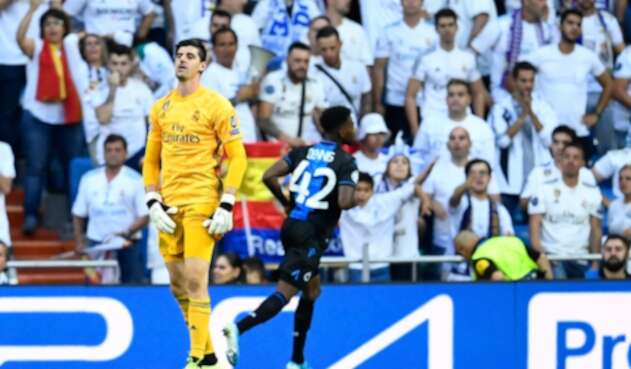 Emmanuel Dennis celebrando uno de los dos tantos que le anotó a Thibaut Courtois, en juego válido por Champions en el Santiago Bernabéu, en Madrid (España), el primero de octubre de 2019 Emmanuel Dennis celebrando uno de los dos tantos que le anotó a Thibaut Courtois, en juego válido por Champions en el Santiago Bernabéu, en Madrid (España), el primero de octubre de 2019