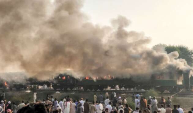 Explosión en tren de Pakistán Explosión en tren de Pakistán