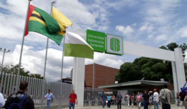 Cese de actividades por asamblea permanente de estudiantes