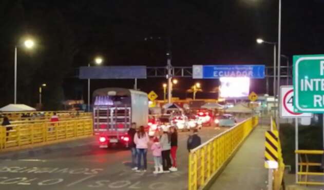 Sobre las 7 de la noche se cerro la frontera en el Puente de Rumichaca