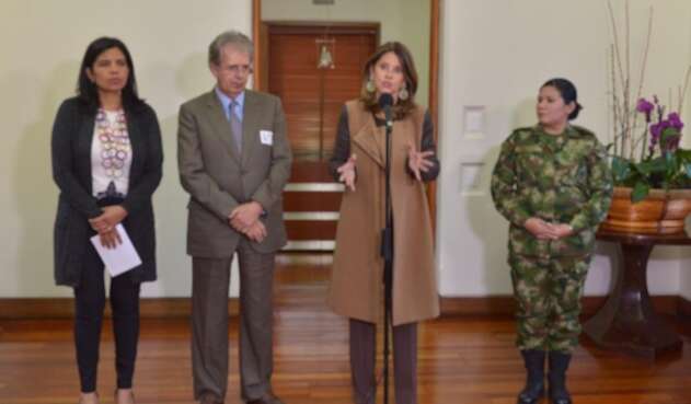 Consejera Presidencial Heydi Gallo, el Expresidente de la Corte Suprema de Justicia, Magistrado Jaime Arrubla Paucar, Vicepresidenta Marta Lucía Ramírez y la Capitán del Ejército Maritza Soto