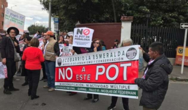 Plantón contra expedición del POT por decreto.