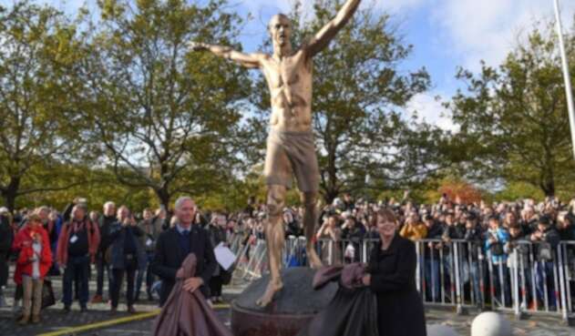 Estatua Zlatan Ibrahimovic