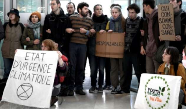 Protestas contra del black friday en Francia