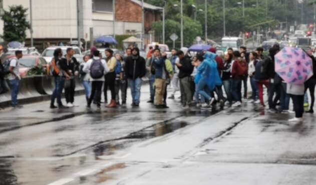 Bloqueada la Carrera Séptima por estudiantes de la U. Distrital
