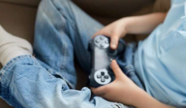 Niño jugando