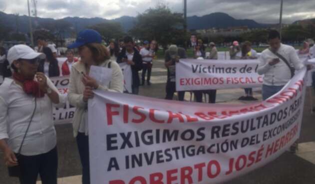 Protesta víctimas Elite