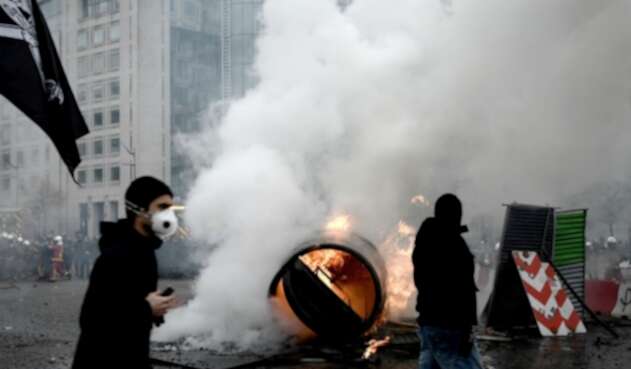 Disturbios en protesta de chalecos amarillos en París Disturbios en protesta de chalecos amarillos en París