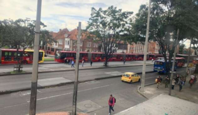 Por el paro nacional hay bloqueos en TransMilenio. La operación es complicada. Por el paro nacional hay bloqueos en TransMilenio. La operación es complicada.