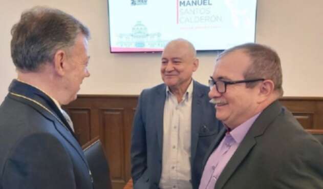 Juan Manuel Santos, 'Timochenko' y 'Carlos Lozada'