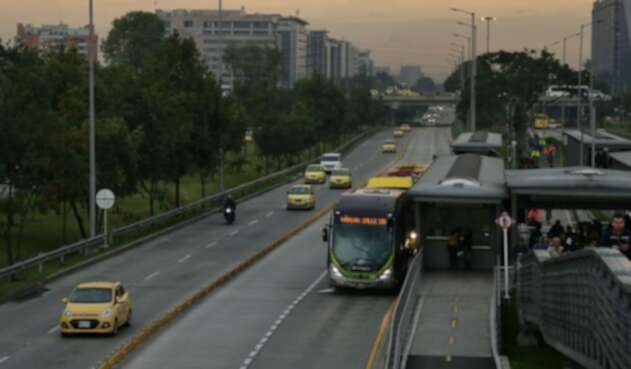 Estación de Transmilenio sobre la Calle 26 Estación de Transmilenio sobre la Calle 26
