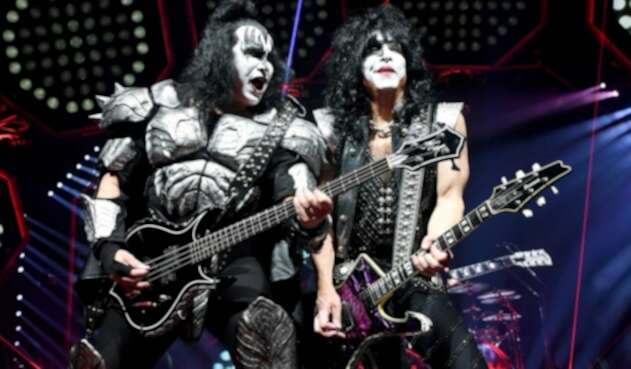 KISS KISS