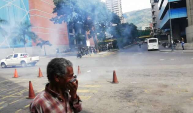 Policía de Venezuela dispersa concentración de la oposición