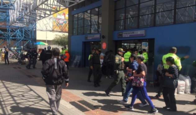 Portal de la calle 80, en Bogotá, intenta volver a la normalidad.