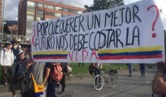 Pancartas en medio del paro nacional, en Bogotá